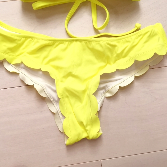 NWOT pink Victoria's secret bikini set - Picture 2 of 4